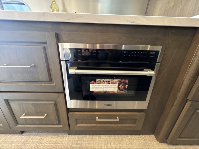 2025 Airstream 30RBQ Base