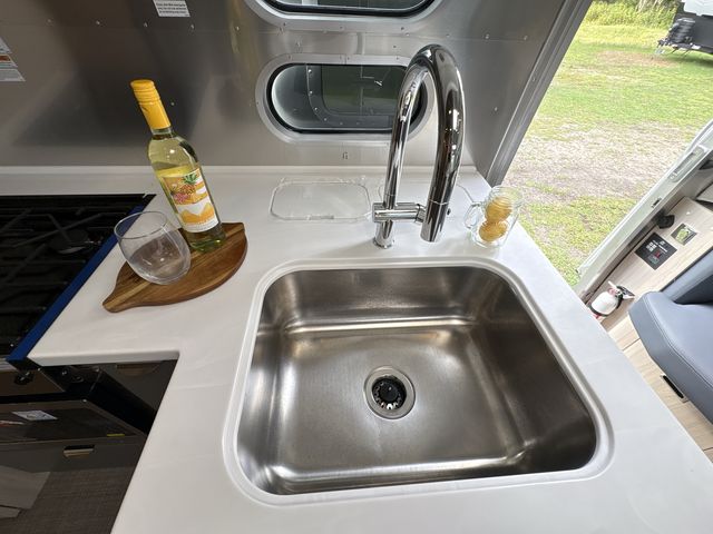 2026 Airstream 25FBQ Base