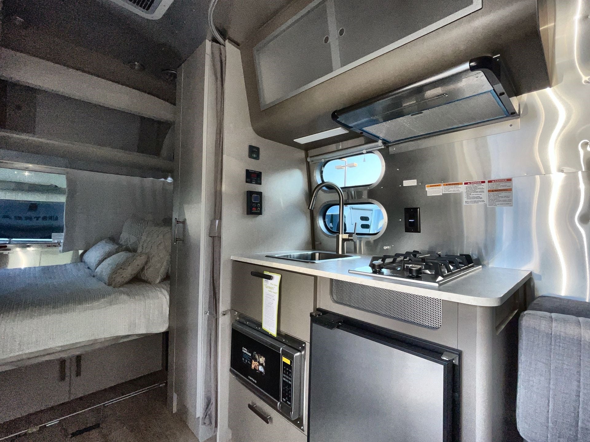 2025 Airstream 16RB Base