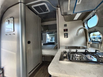 2025 Airstream 16RB Base