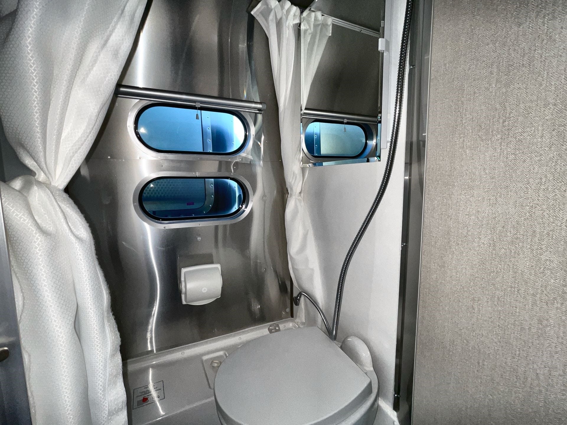 2025 Airstream 16RB Base