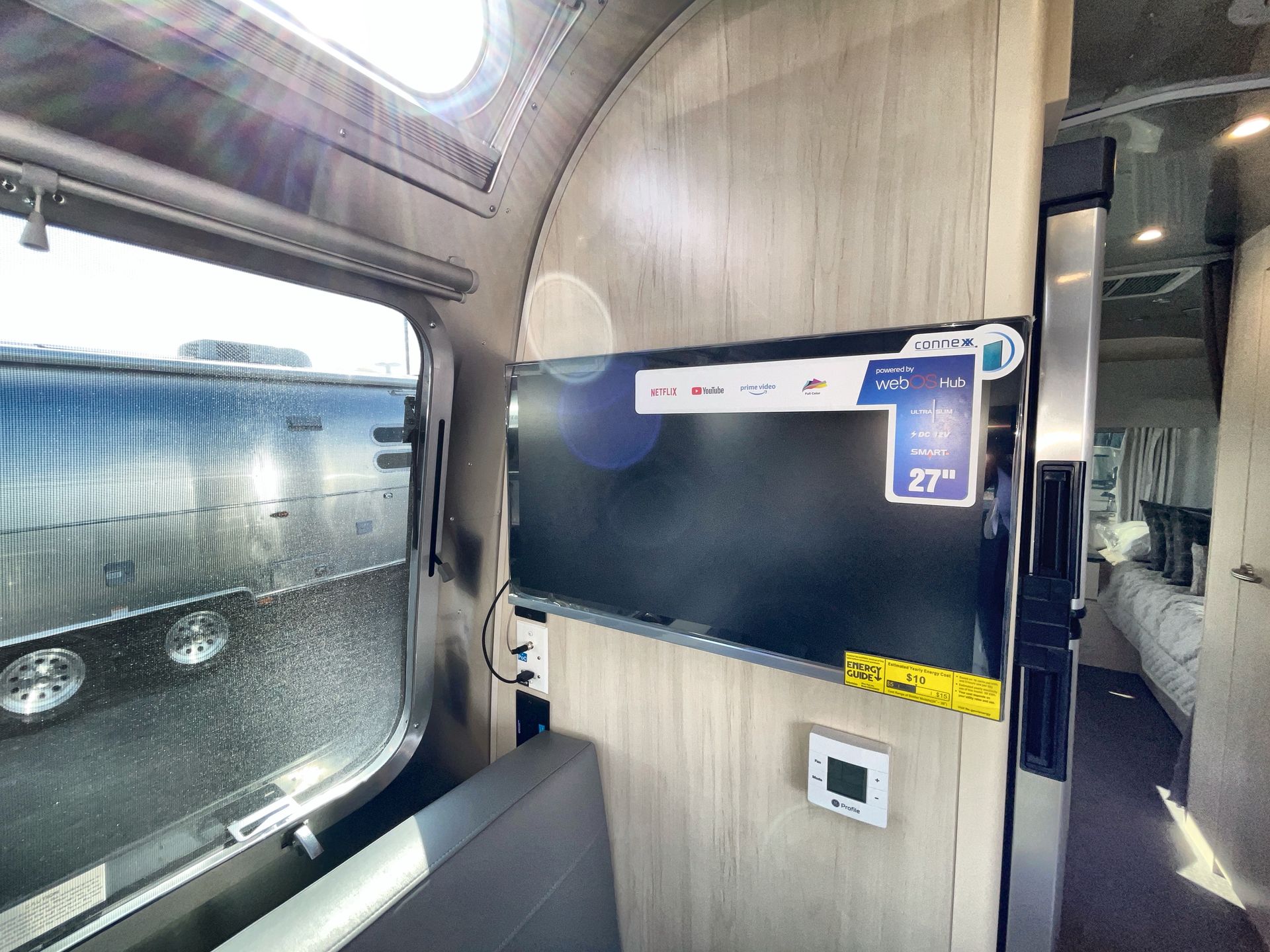 2025 Airstream 25FBT Base