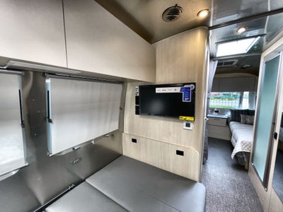 2025 Airstream 28RBT Base