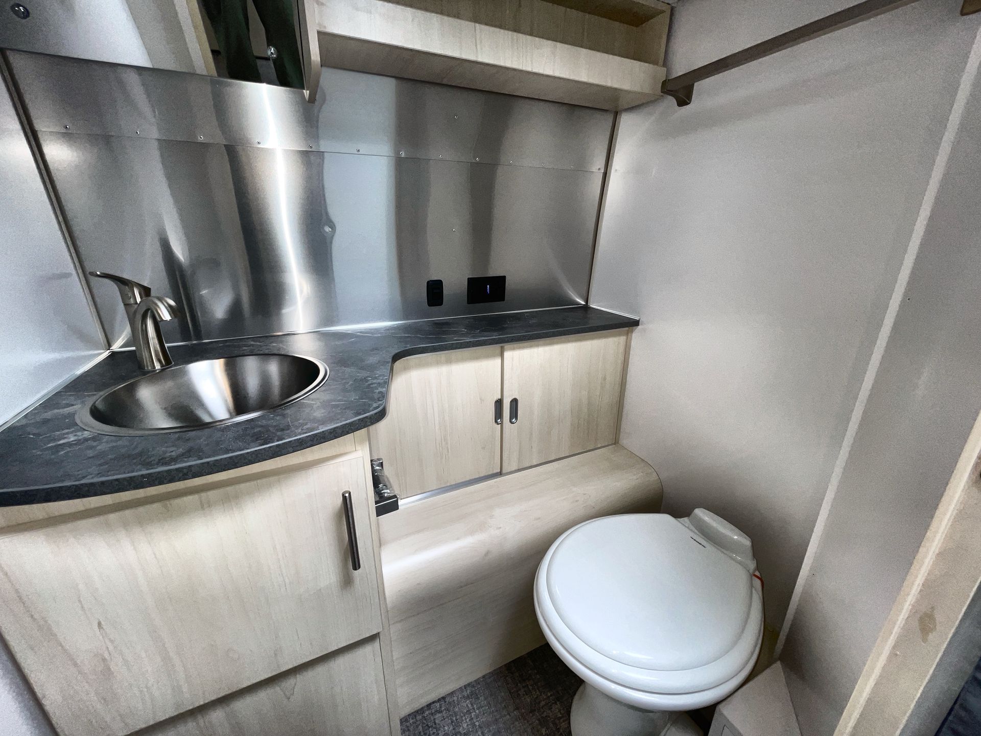 2025 Airstream 28RBT Base