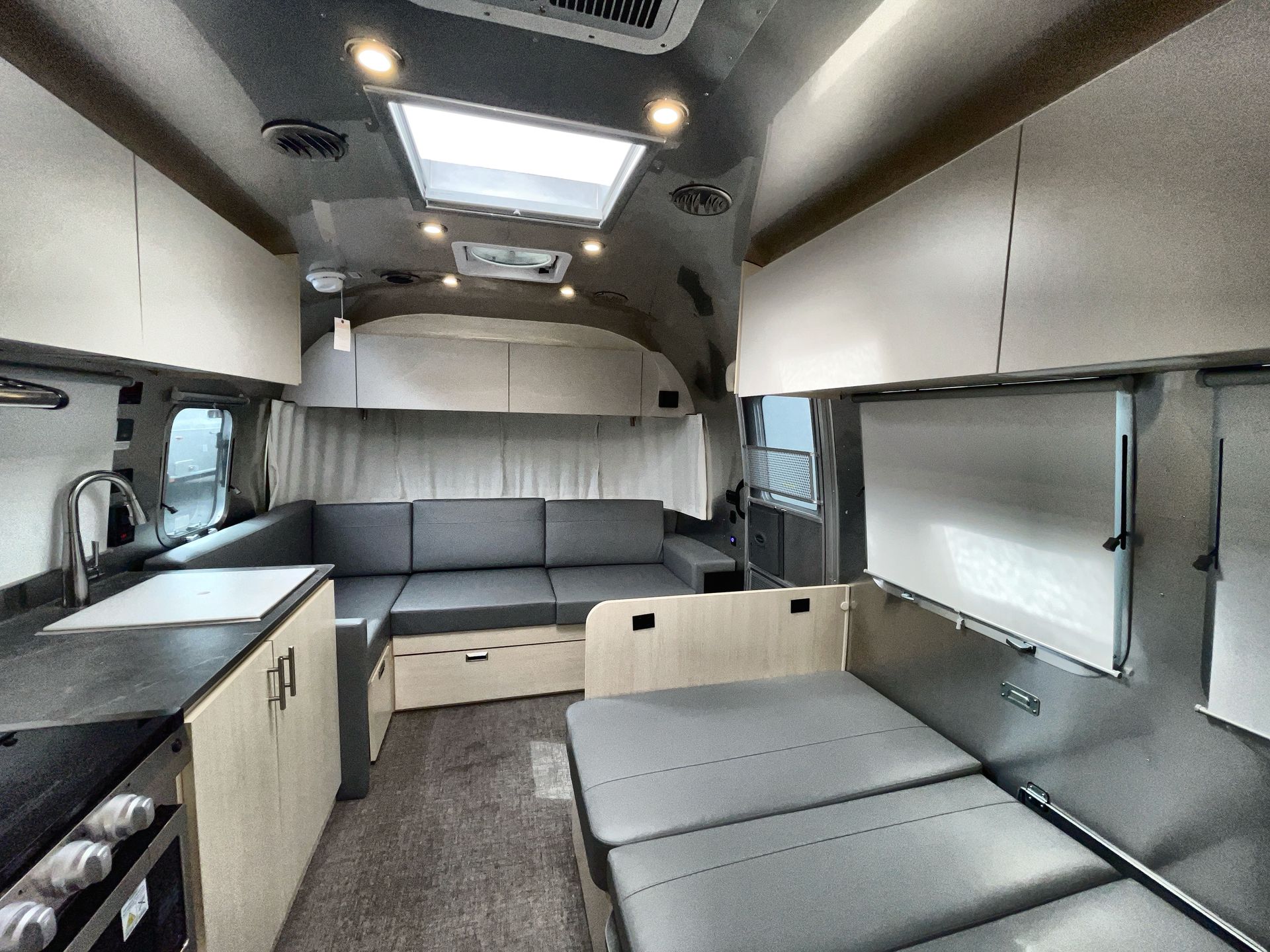 2025 Airstream 28RBT Base