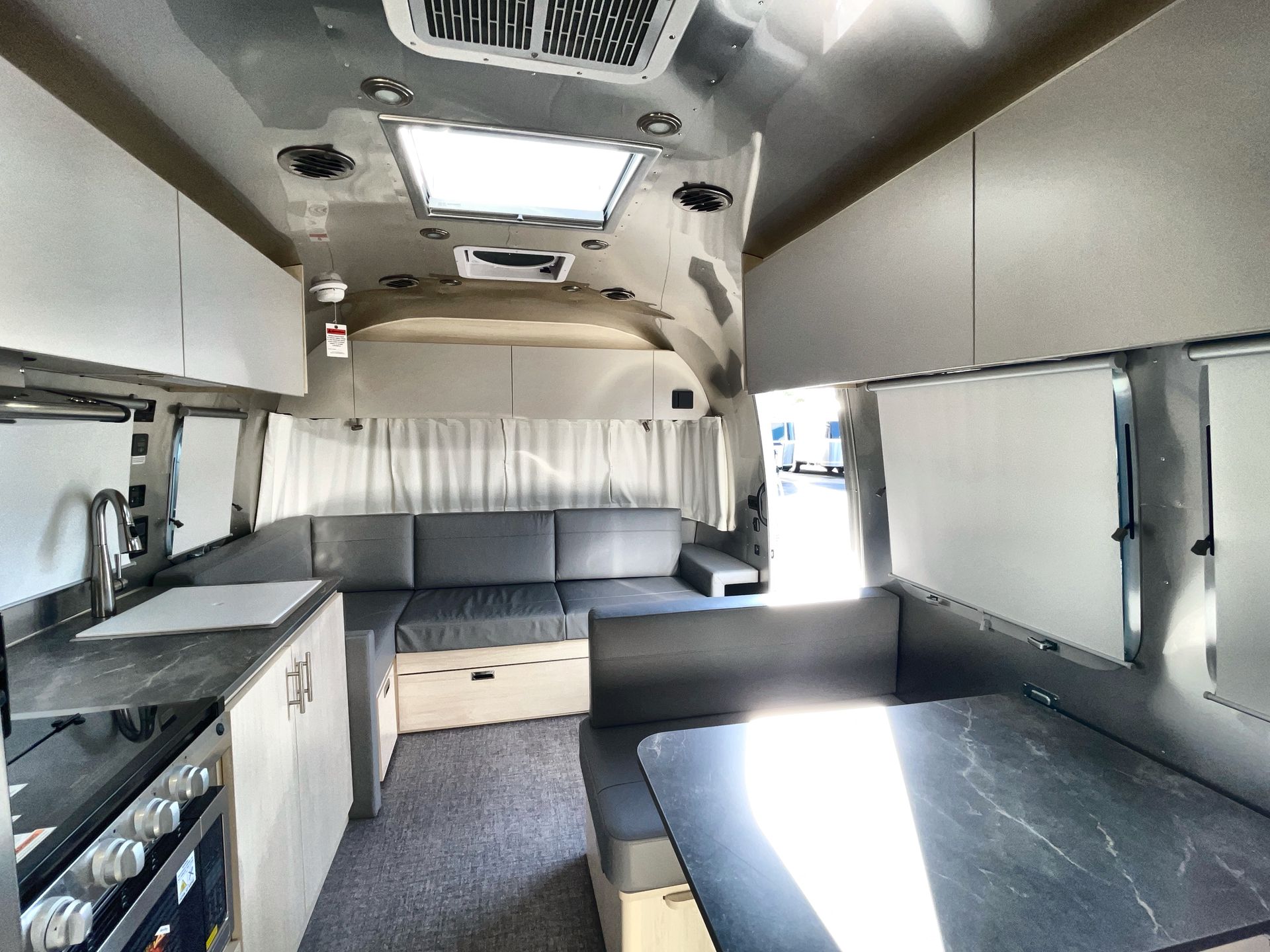 2025 Airstream 28RBQ Base