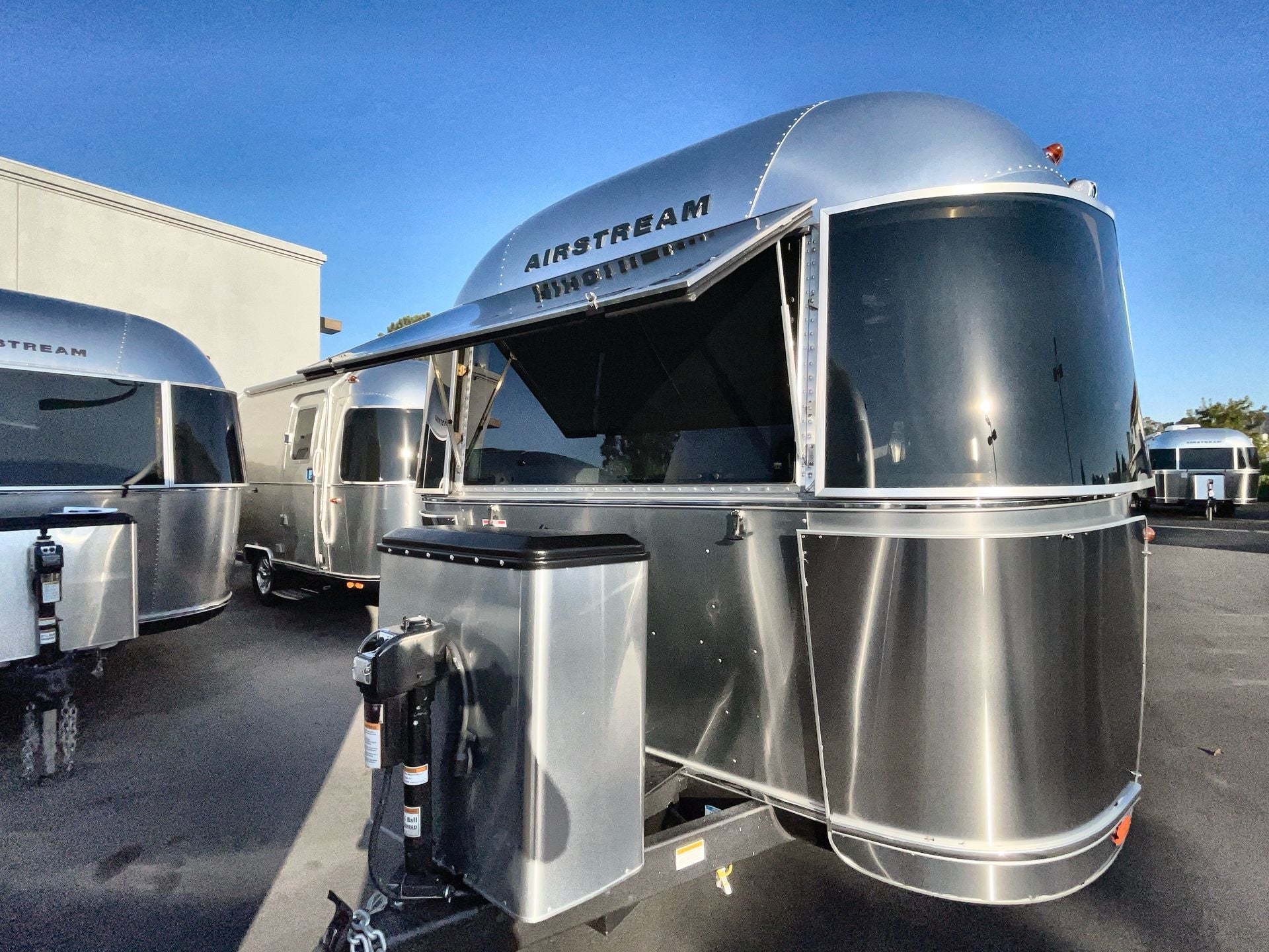 2025 Airstream 25FBQ Base