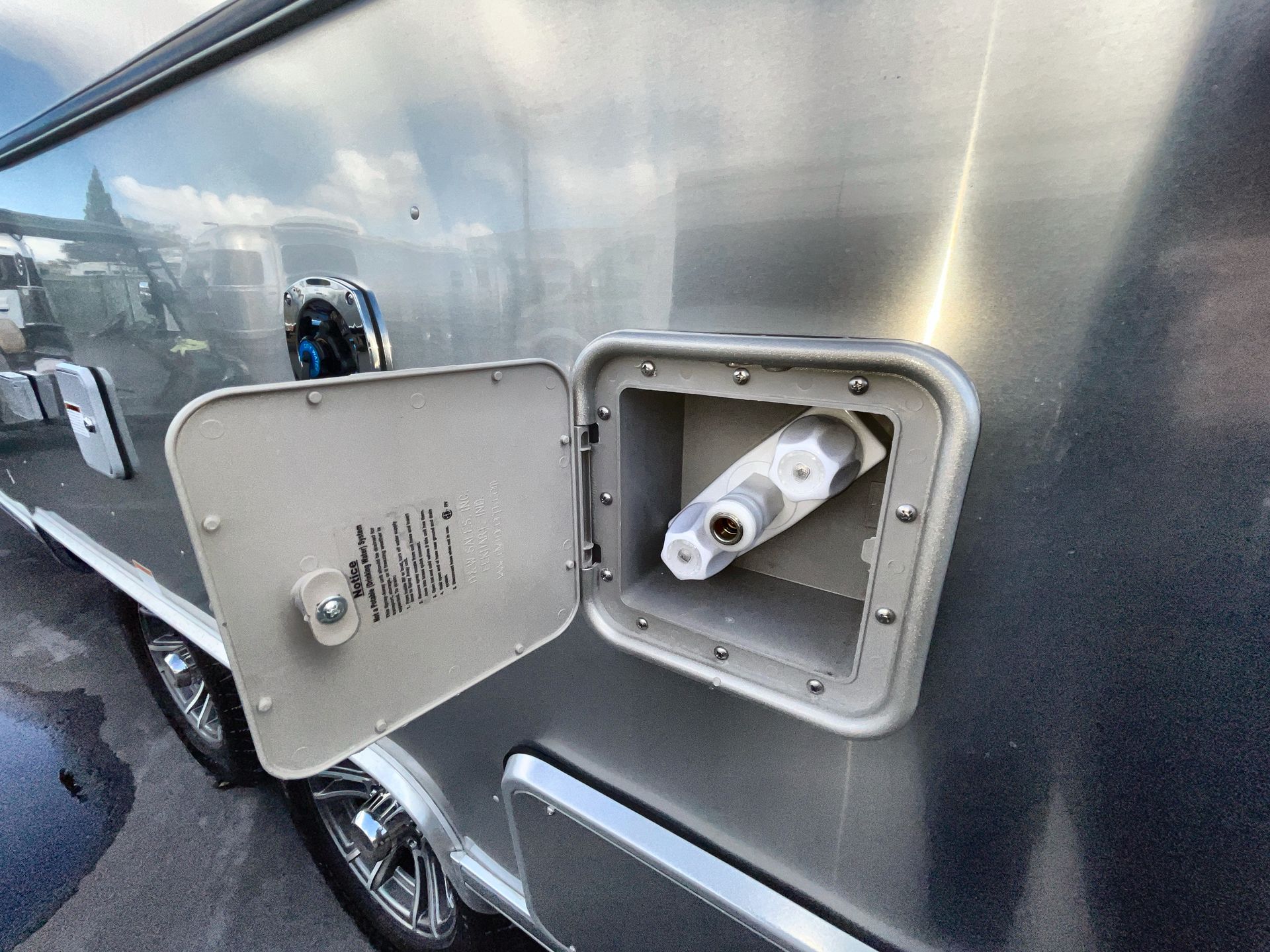 2026 Airstream 23FBT Base