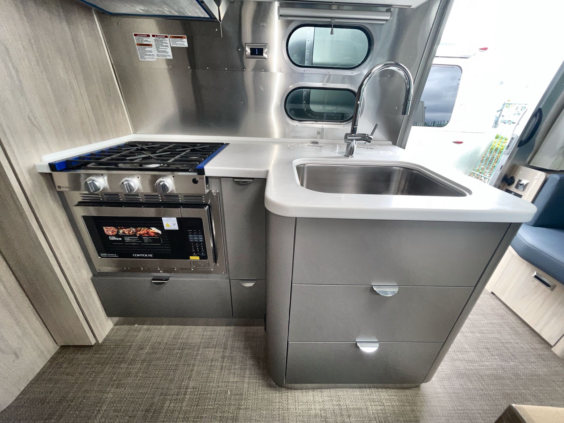 2025 Airstream 25FBQ Base