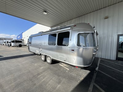 2025 Airstream 27FBQ Base