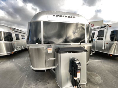 2026 Airstream 33FBQ Base