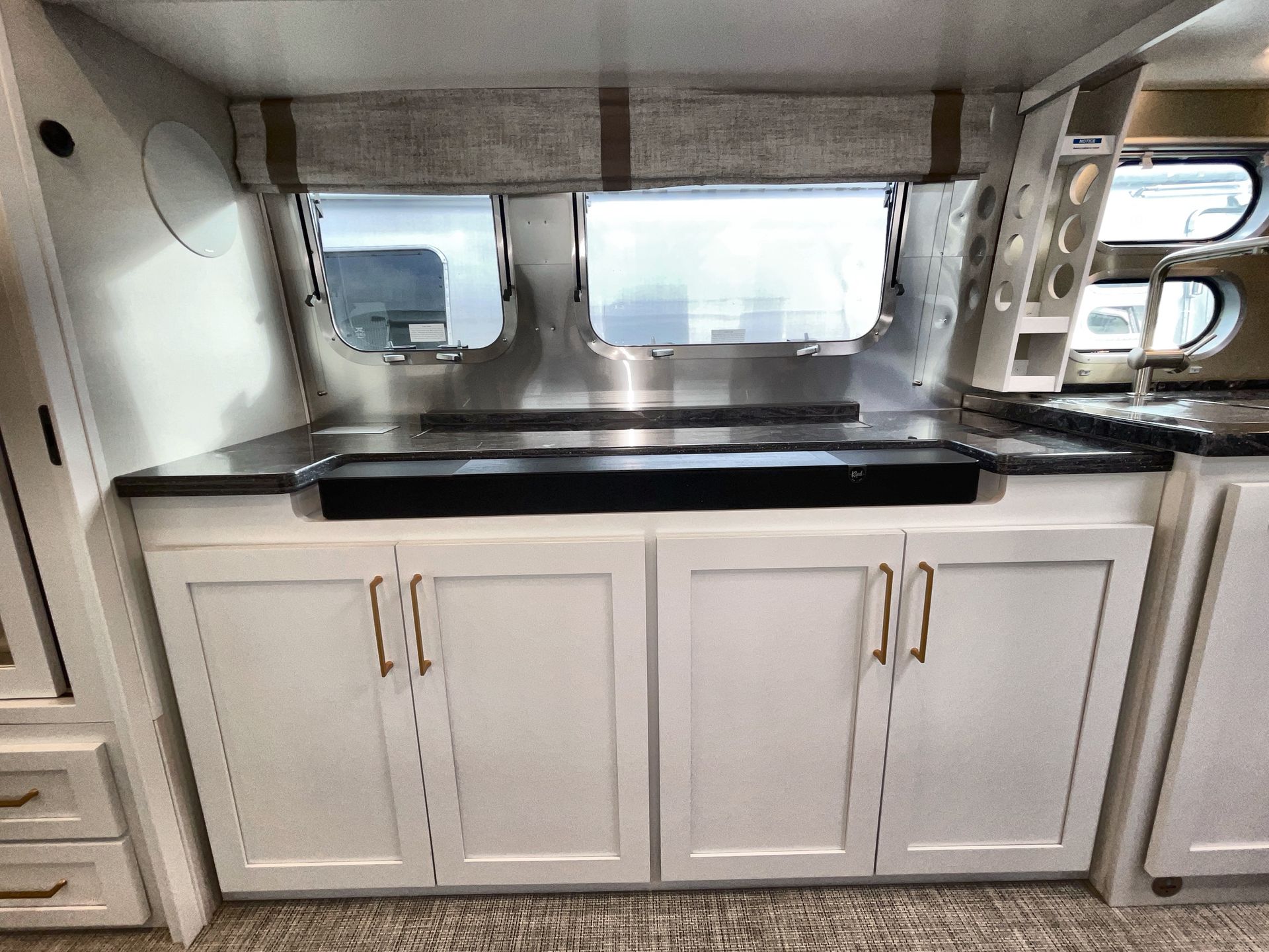 2026 Airstream 33FBQ Base