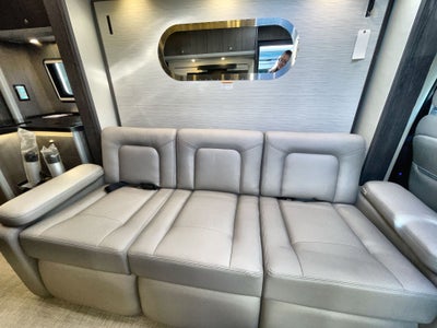 2026 Airstream Murphy Suite Base