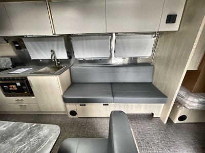 2026 Airstream 30FBBT Base