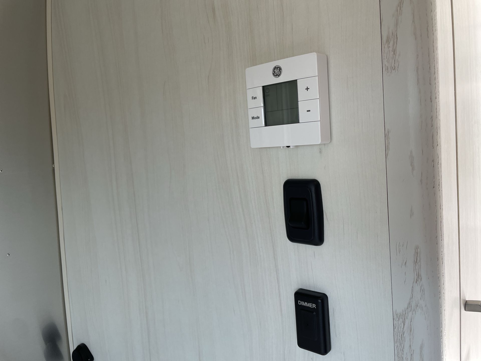 2026 Airstream 16RB Base