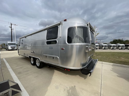 2026 Airstream 28RBT Base