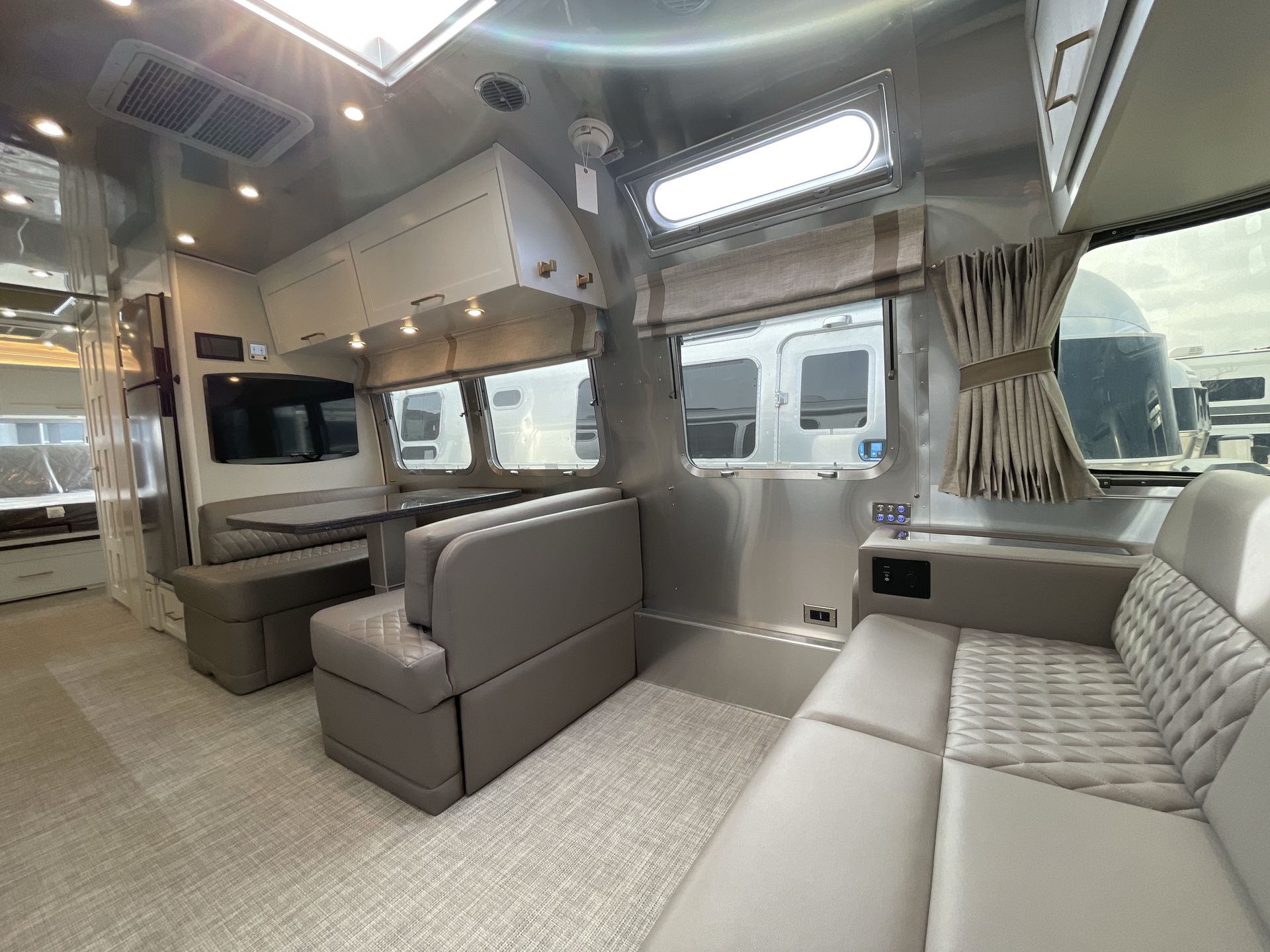 2026 Airstream 30RBQ Base