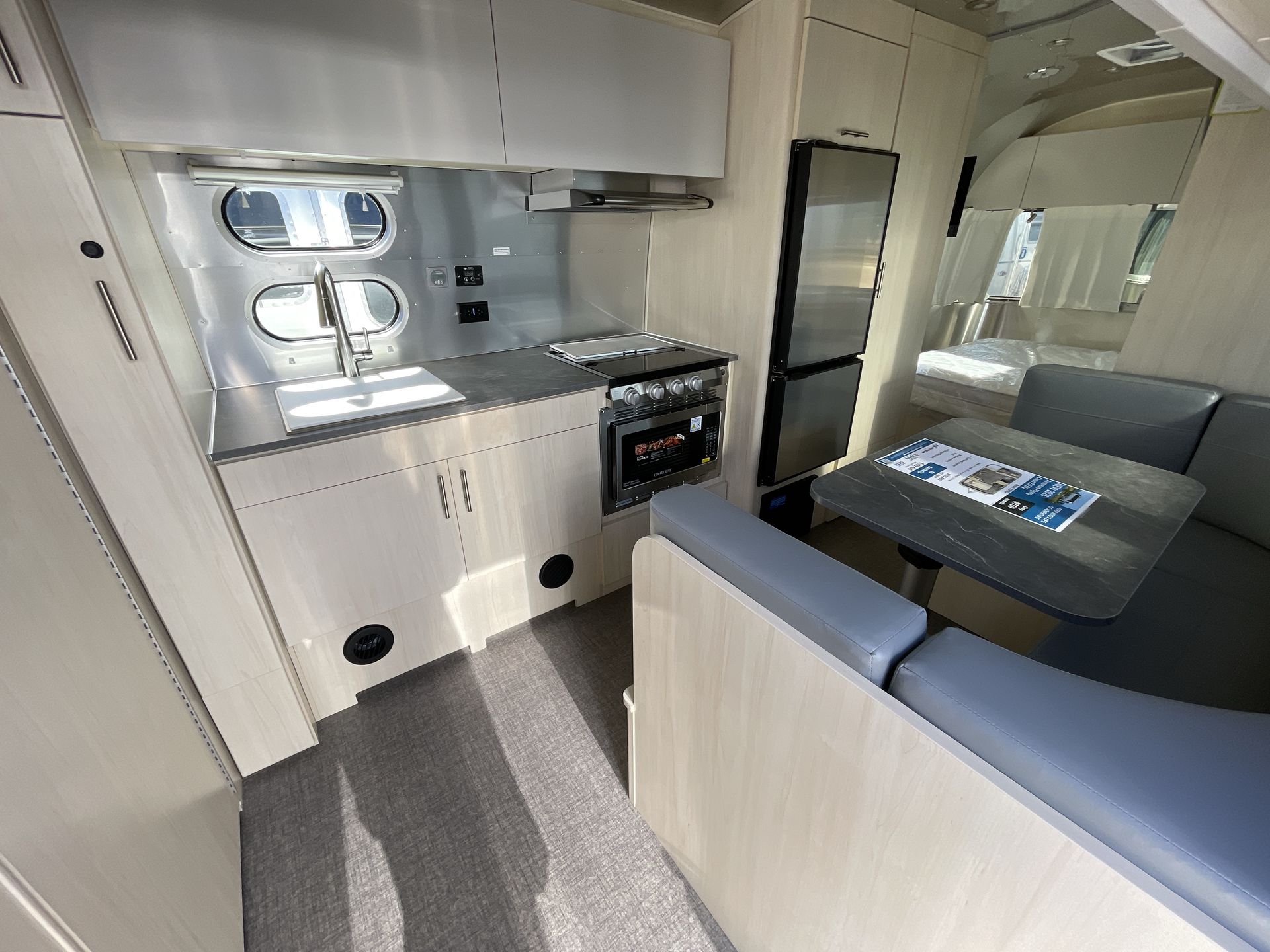 2026 Airstream 23FBQ Base