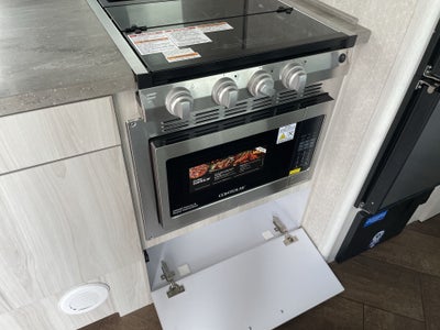 2025 Airstream 23FBQ Base