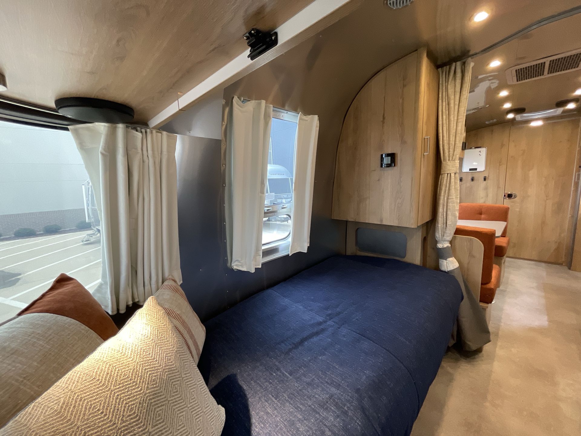 2026 Airstream 23FBT Base