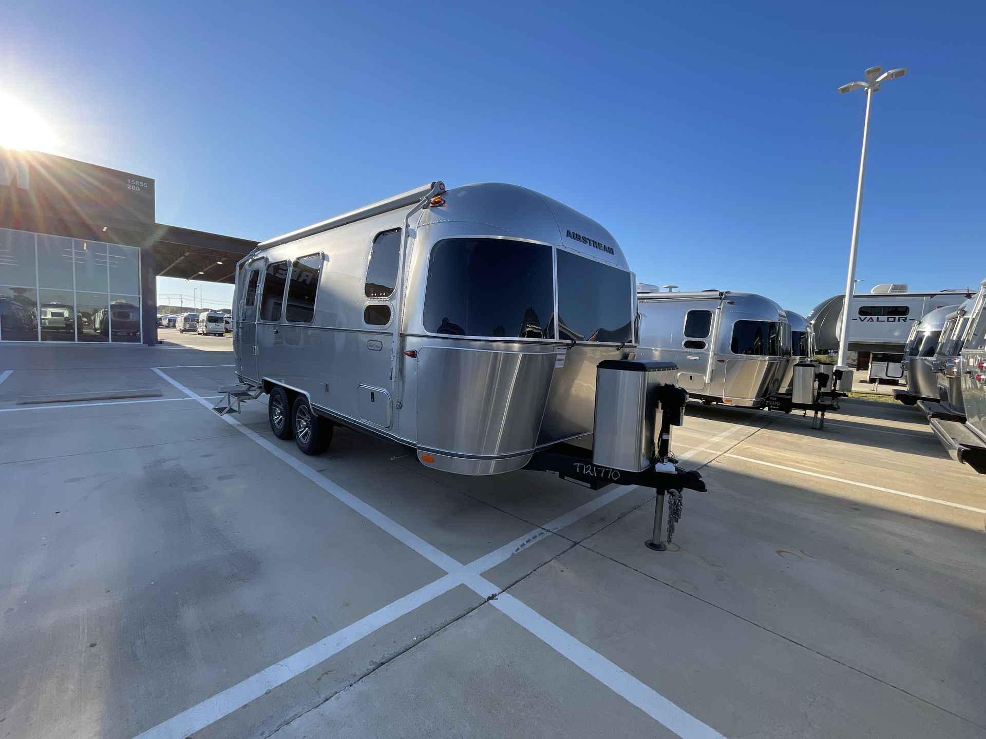 2025 Airstream 23FBQ Base
