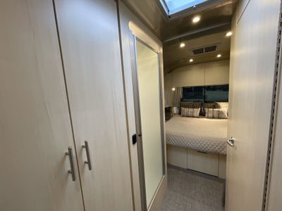 2026 Airstream 27FBQ Base