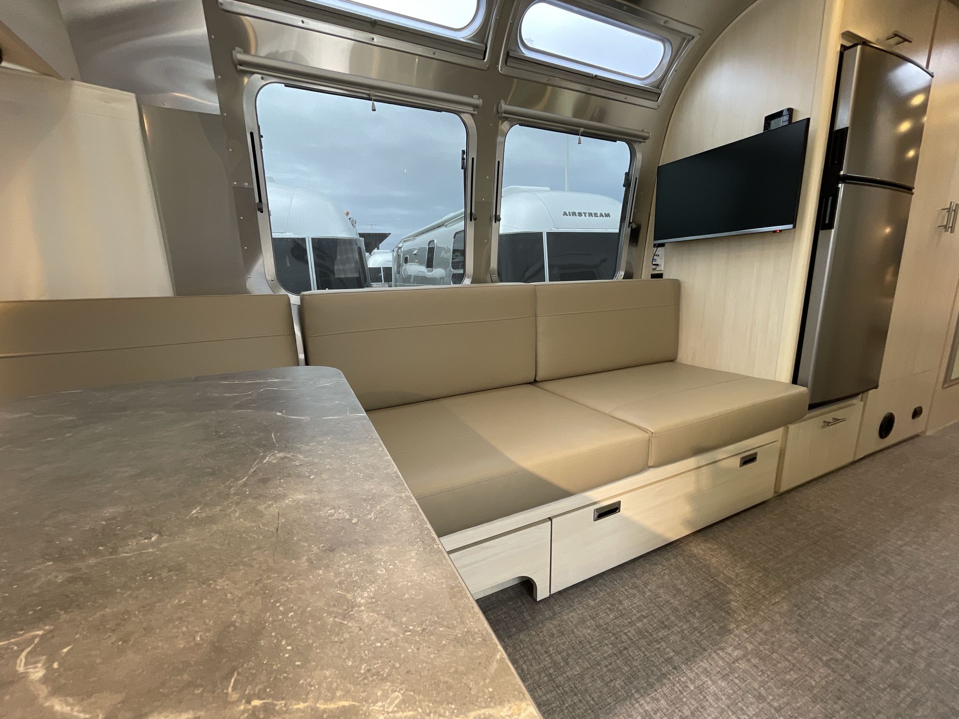 2026 Airstream 27FBQ Base