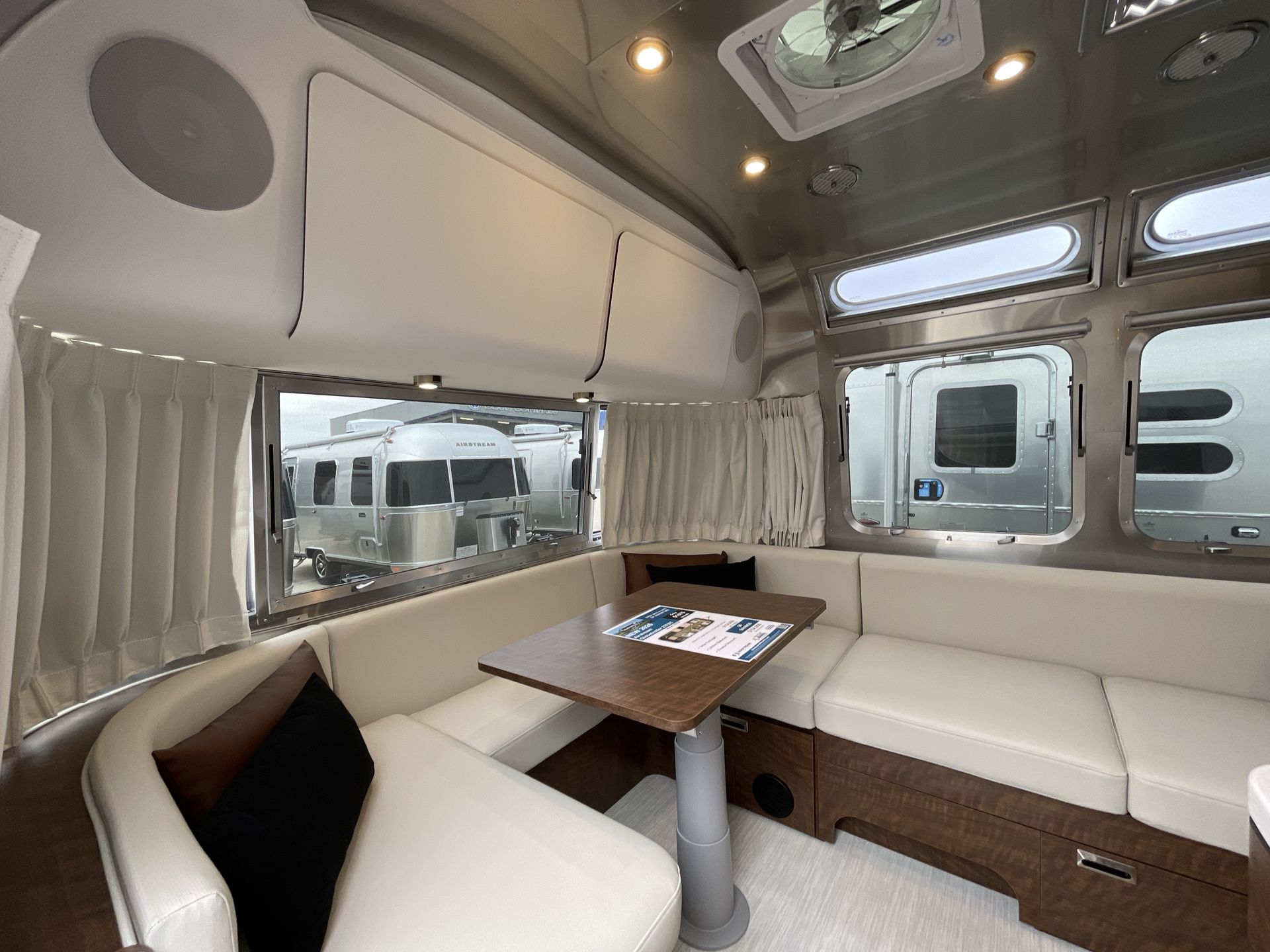 2026 Airstream 27FBT Base