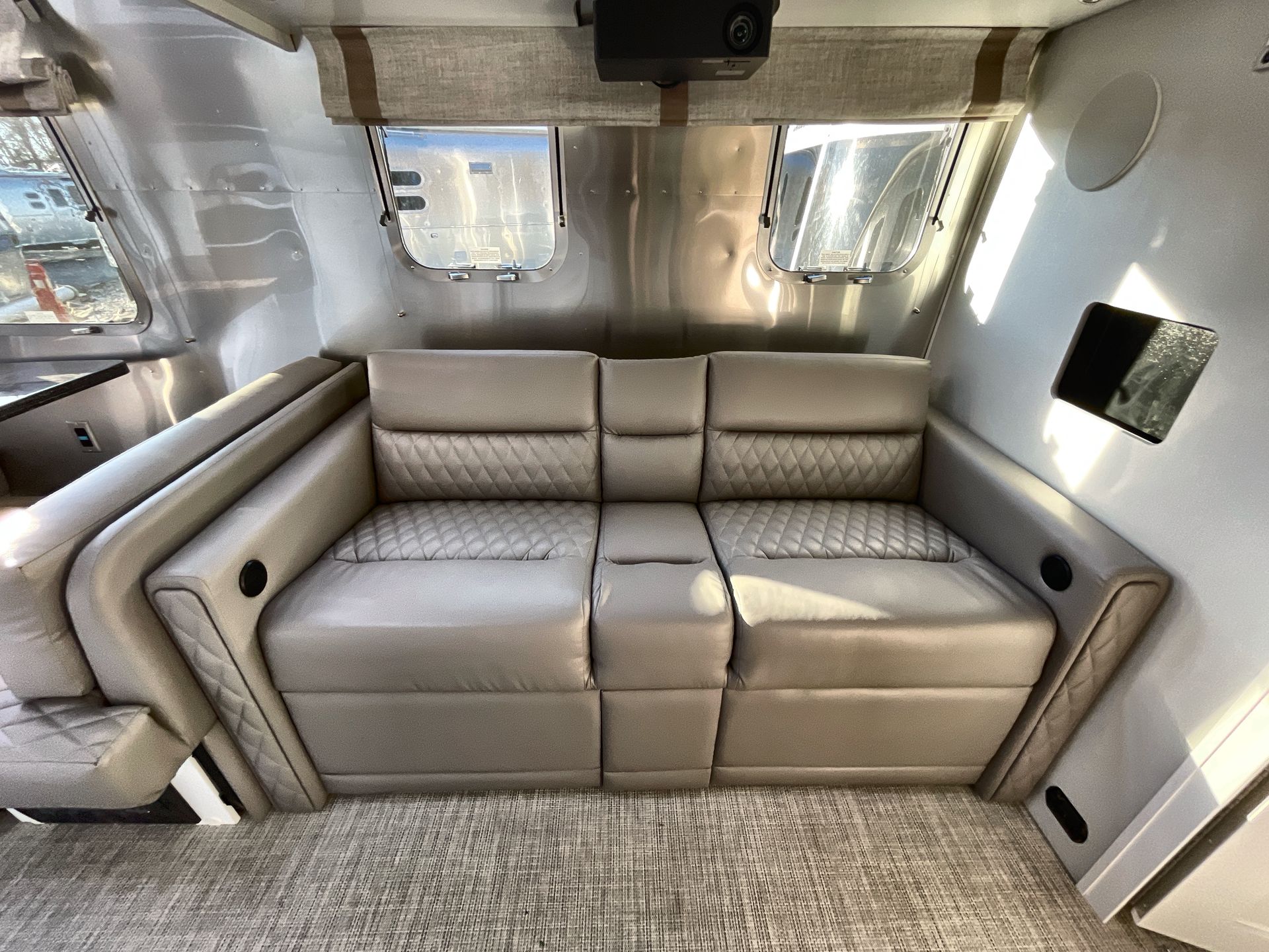 2026 Airstream 33FBQ Base