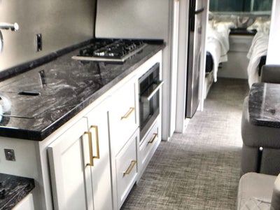 2026 Airstream 33FBT Base