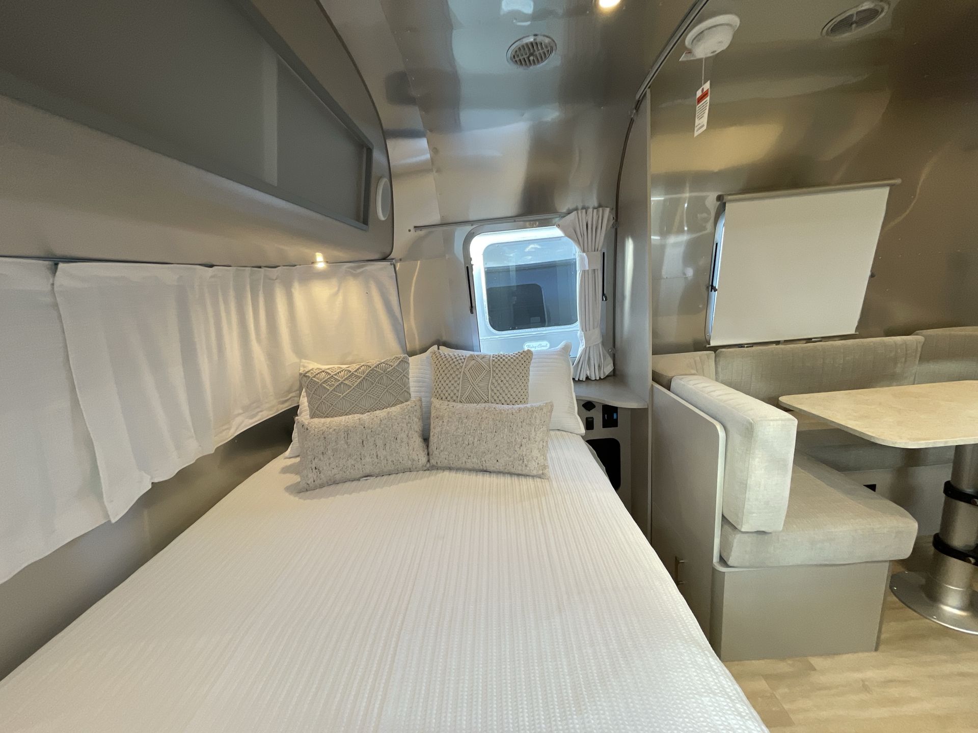2026 Airstream 22FB Base