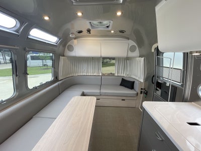 2026 Airstream 30RBT Base