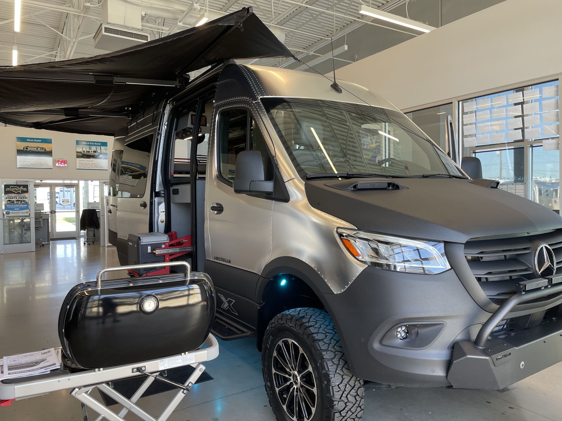 2026 Airstream 19X LE Outland Base