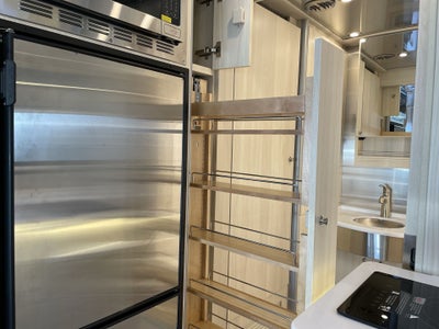 2026 Airstream Murphy Suite Base