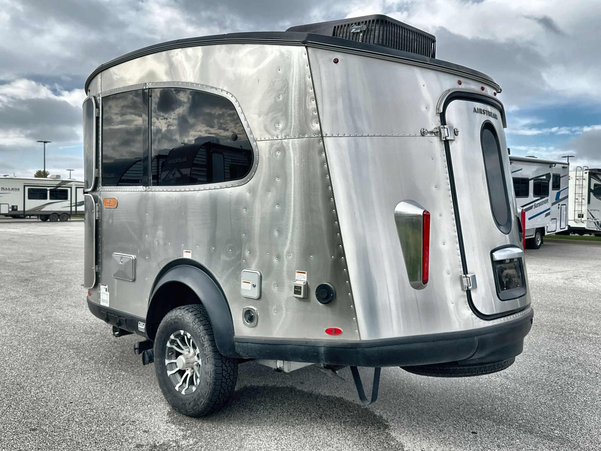 2021 Airstream 16X Base