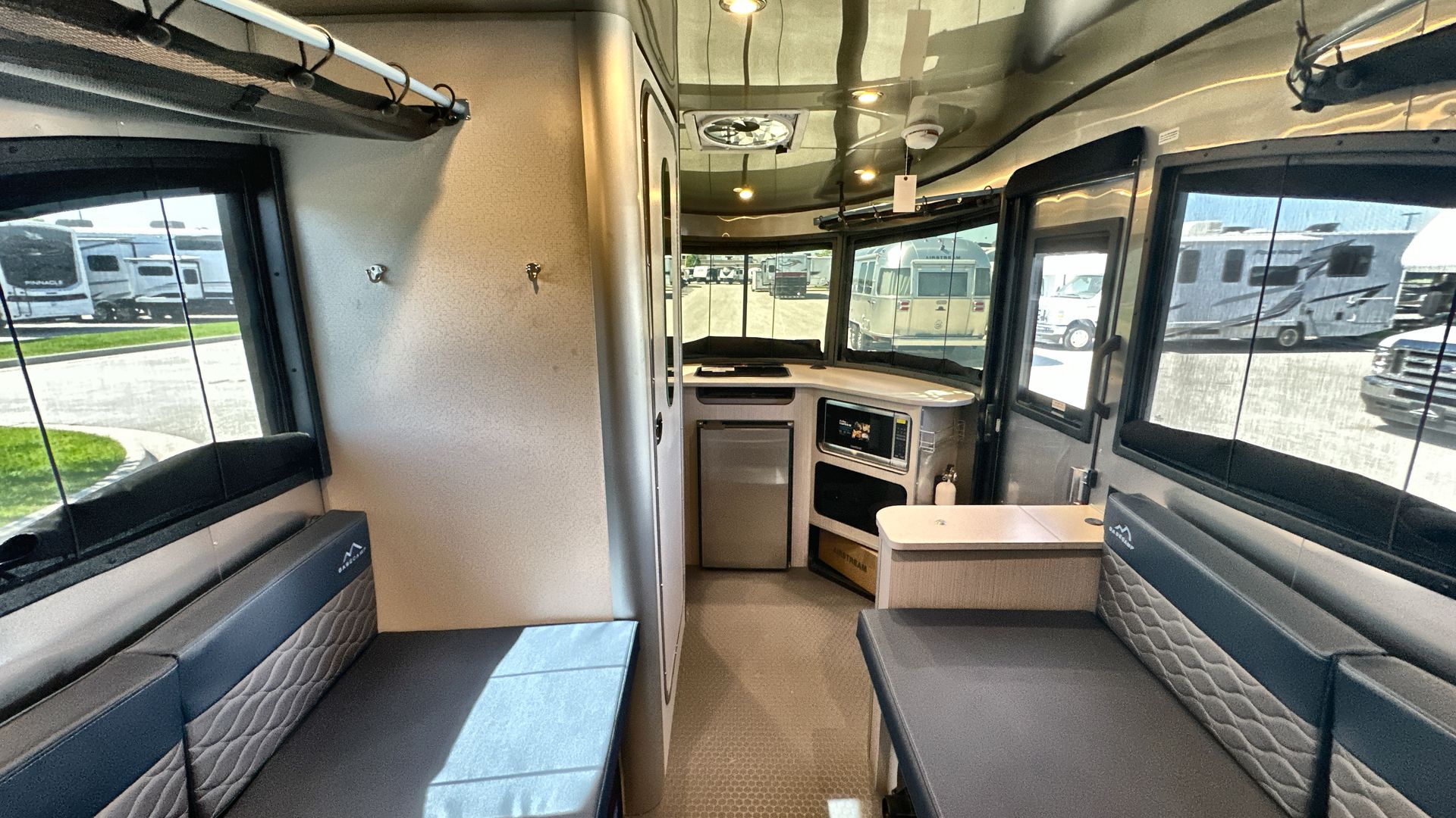 2025 Airstream 16X Base