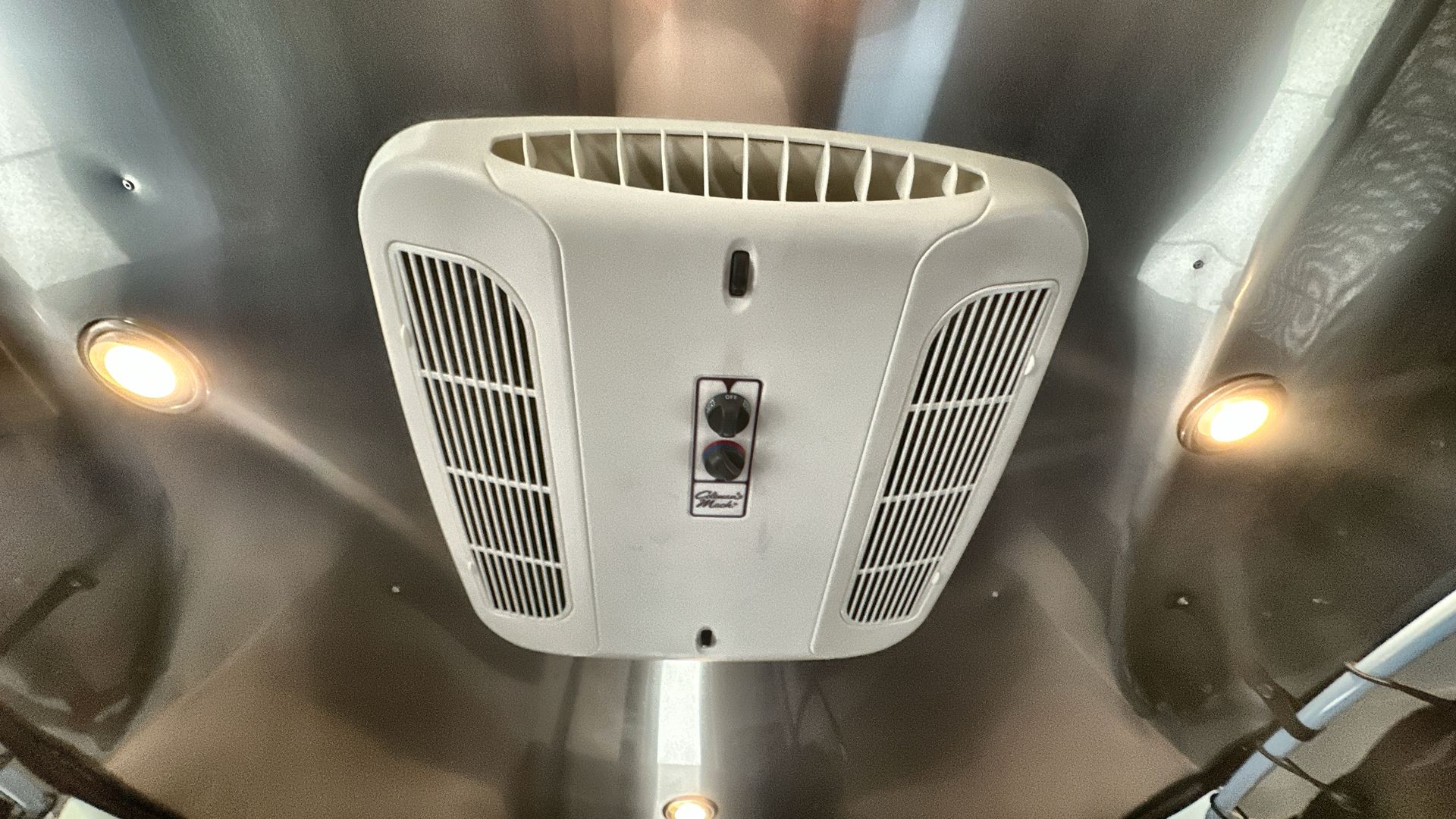 2025 Airstream 16X Base