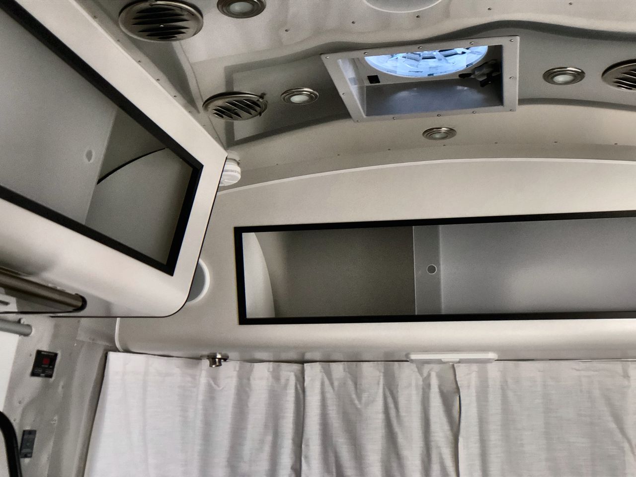 2020 Airstream 19CB Base