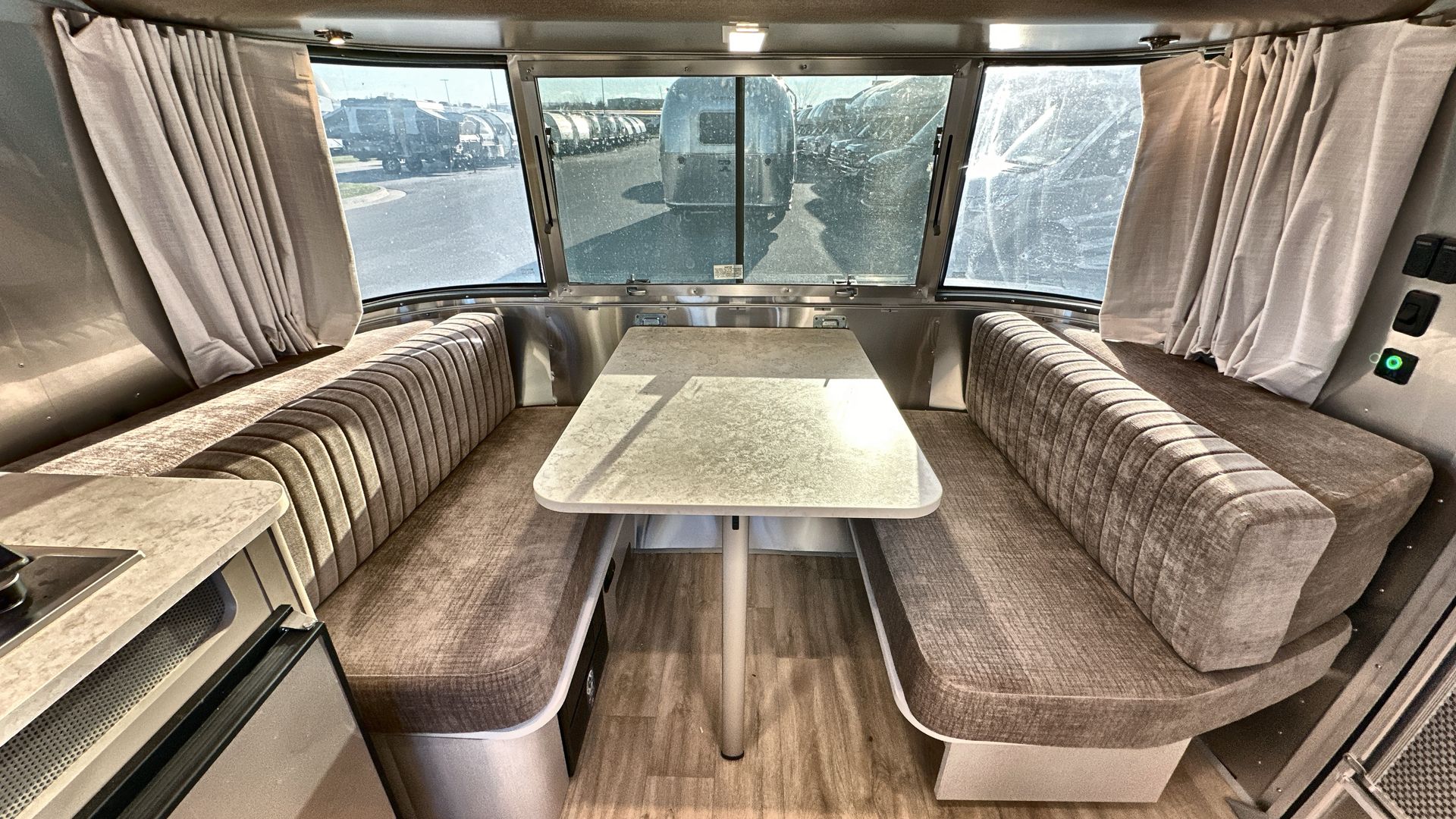 2025 Airstream 16RB Base