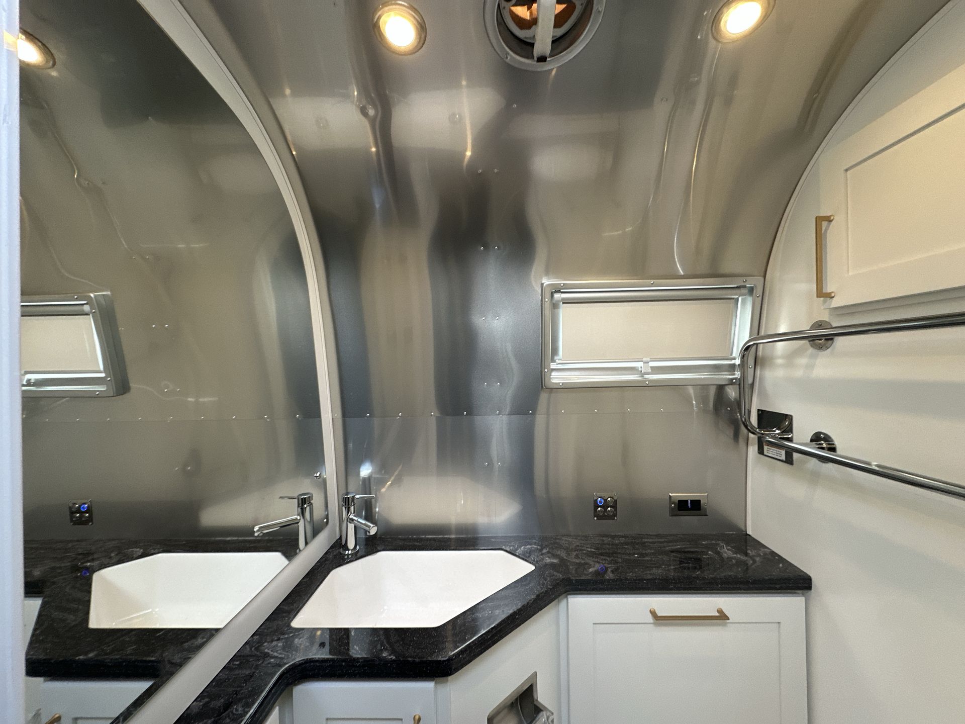 2026 Airstream 30RBQ Base