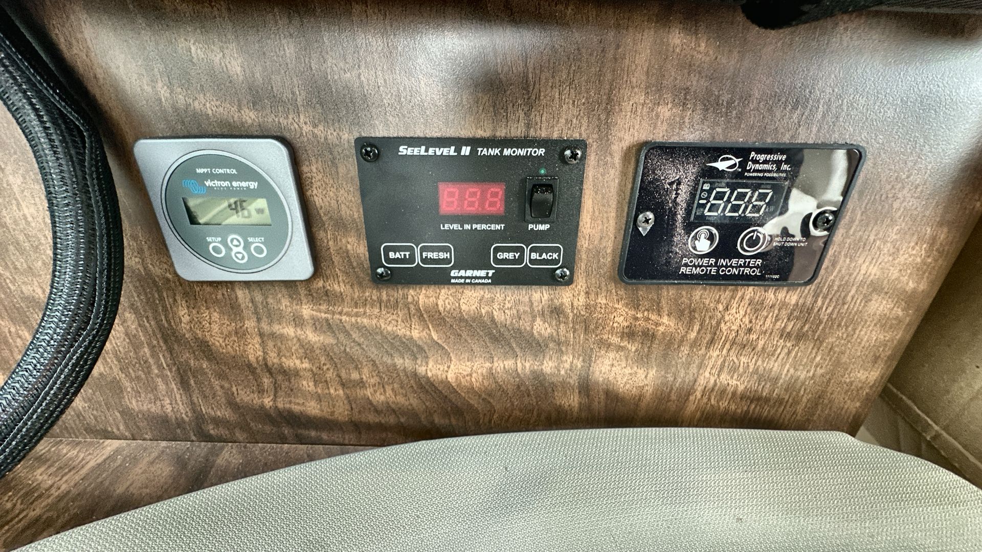 2025 Airstream 27FBQ Base