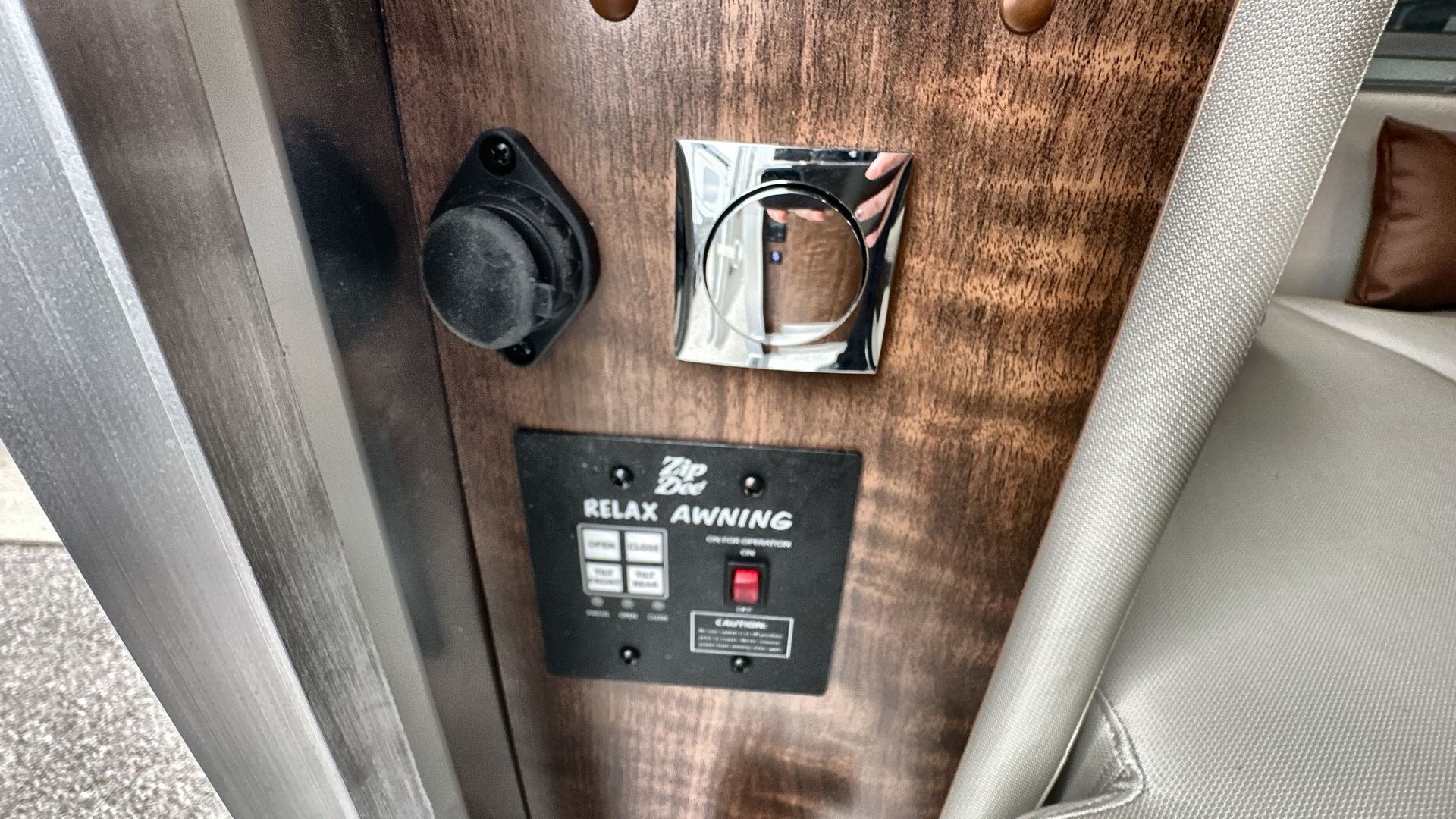 2025 Airstream 27FBQ Base