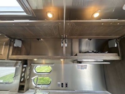 2026 Airstream 33FBQ Base