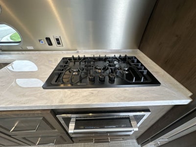 2026 Airstream 33FBQ Base