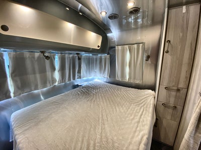 2022 Airstream 25RB Queen Base