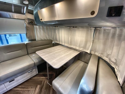 2022 Airstream 25RB Queen Base