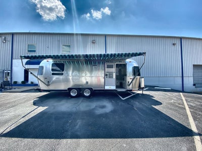 2022 Airstream 25RB Queen Base