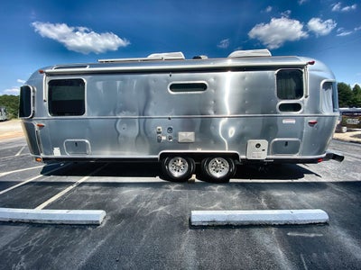 2022 Airstream 25RB Queen Base