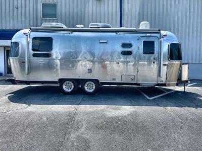 2022 Airstream 25RB Queen Base