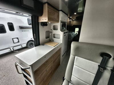 2026 Airstream Rangeline Base